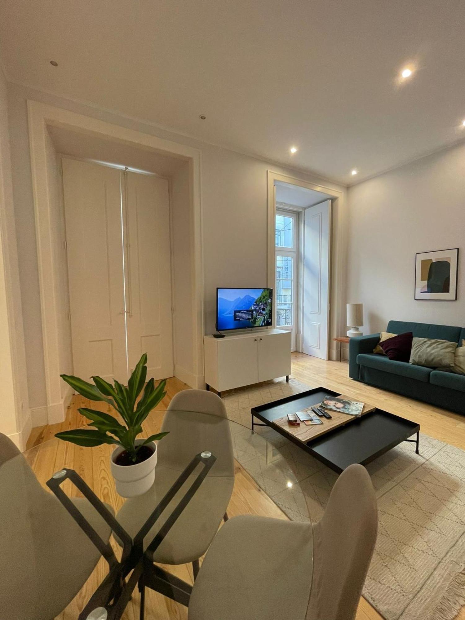 Privat bolig Quarto Grande Com Varanda, Wc Partilhado